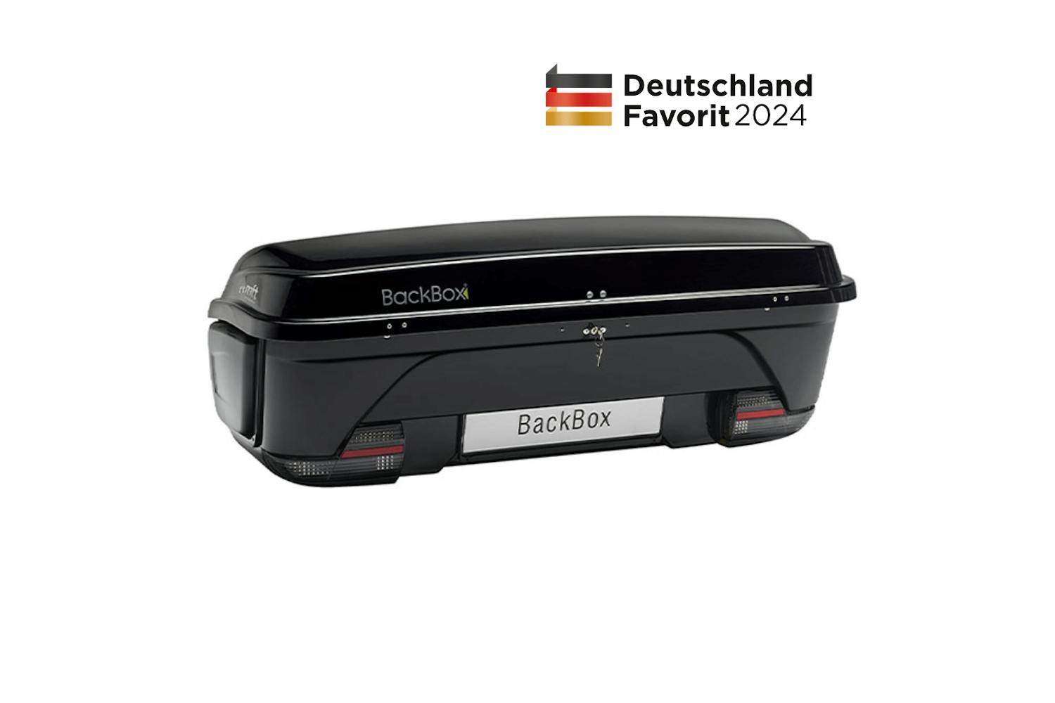 Die mft BackBox bringt zusätzlichen Stauraum hinter das Fahrzeug und ist mit über einen 13-poligen Stecker mit allen Heckleuchten verbunden. Die mft BackBox bringt zusätzlichen Stauraum hinter das Fahrzeug und ist mit über einen 13-poligen Stecker mit allen Heckleuchten verbunden.