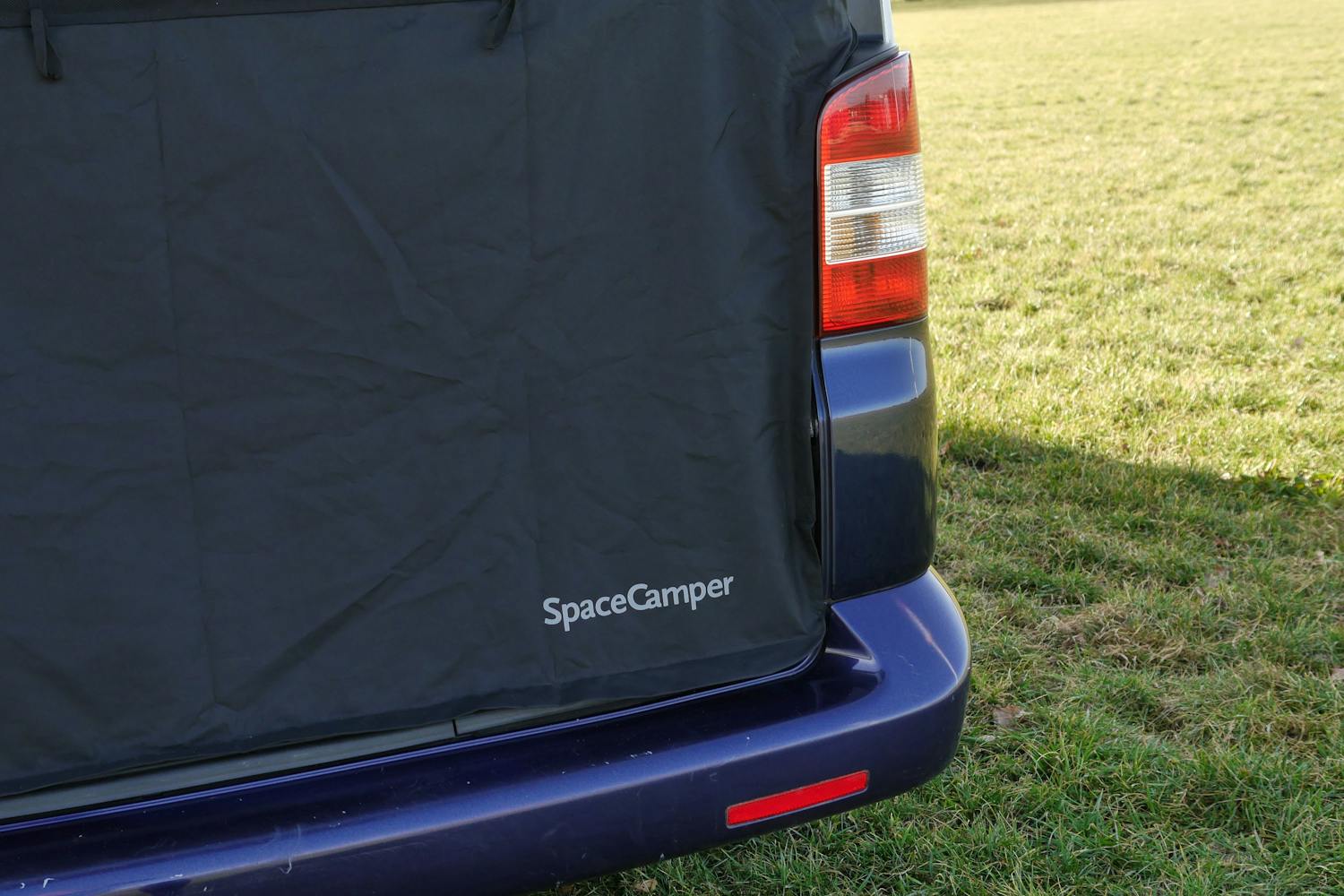 SpaceCamper Moskitonetz Heckklappe für VW T5, T6 und T6.1 kaufen im Büssli  Campingbus Zubehör Shop Schweiz