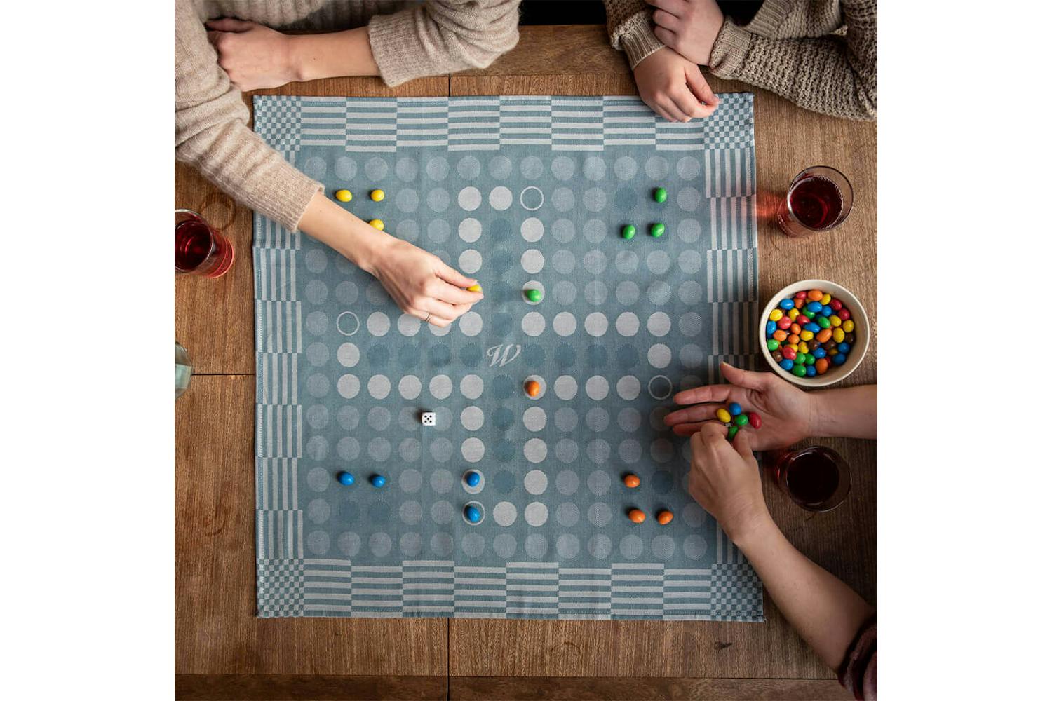 Werde kreativ bei der Auswahl deiner Spielsteine. Werde kreativ bei der Auswahl deiner Spielsteine.